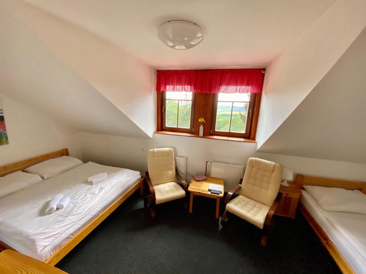 Hotel Pod Sikmou Vezi Jičín Екстериор снимка